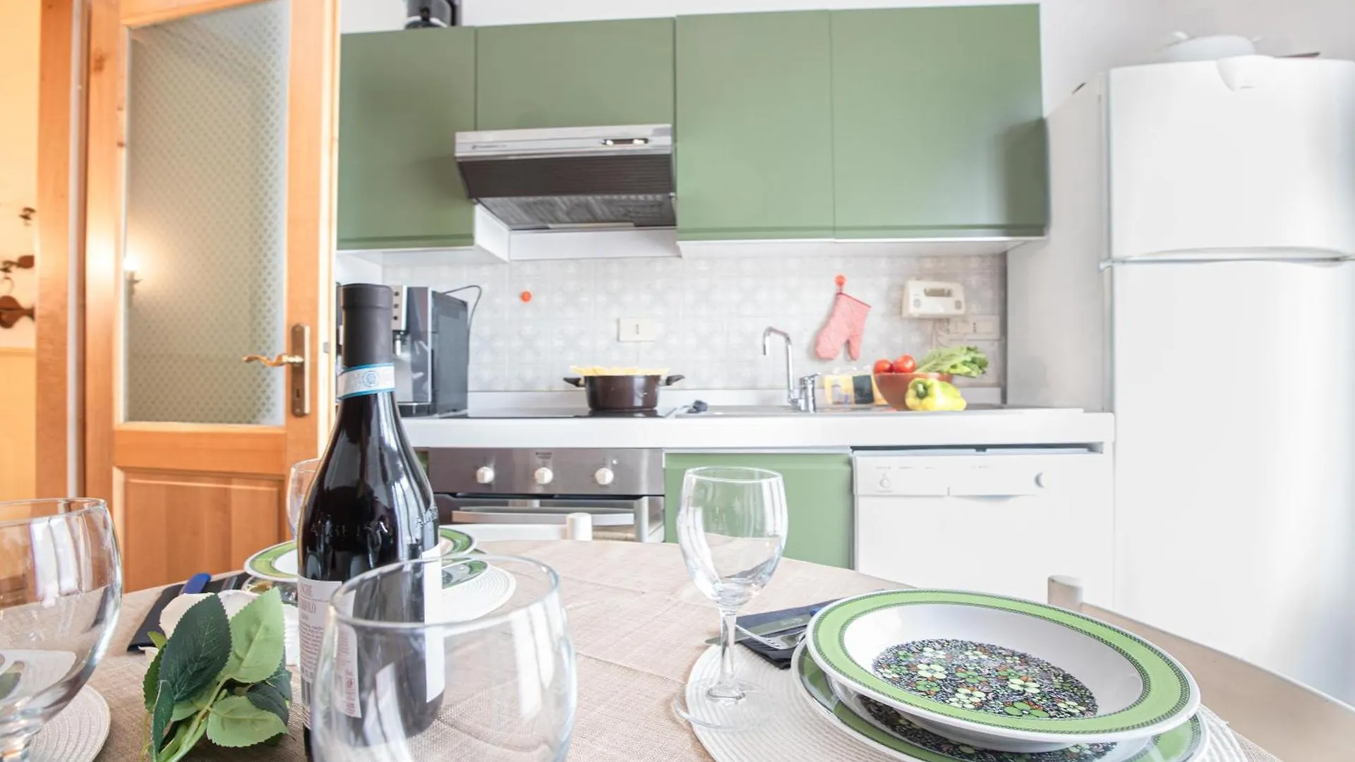 Paradiso Al Mare Shared Pool - Happy Rentals Diano Marina