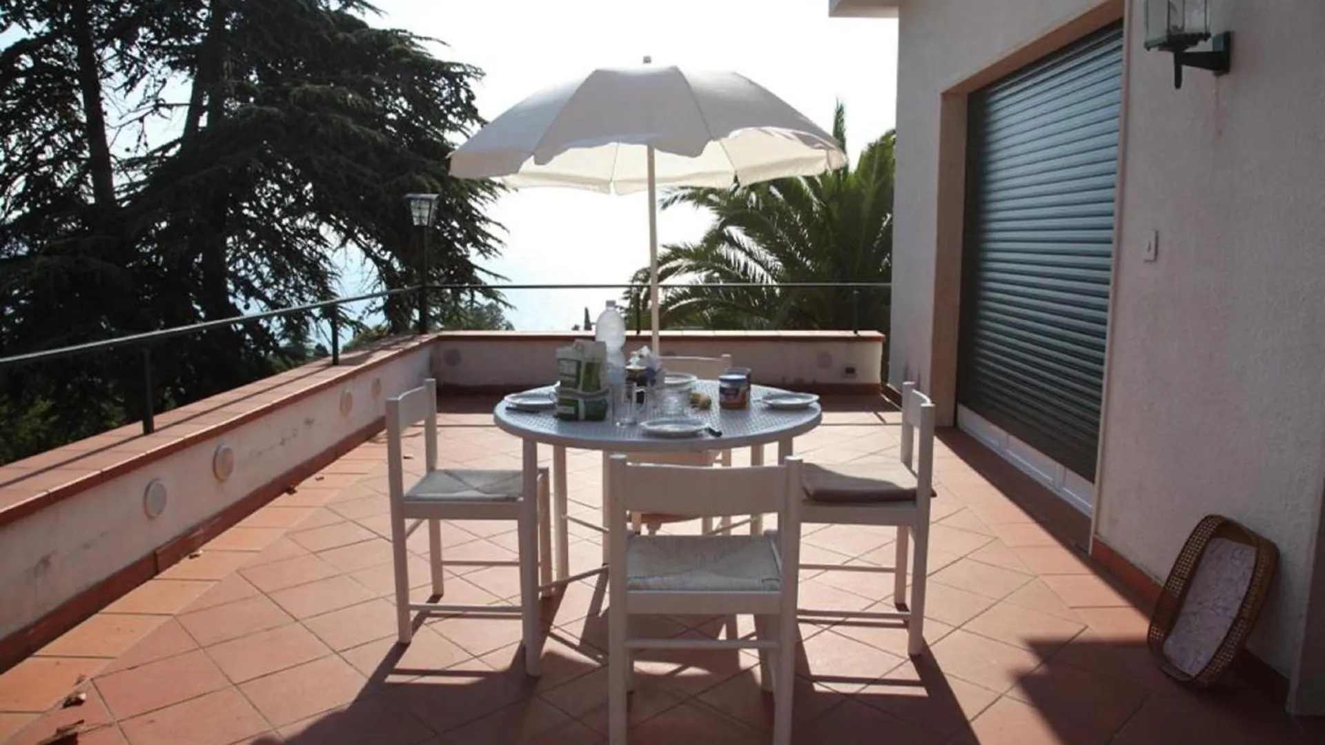 Paradiso Al Mare Shared Pool - Happy Rentals Diano Marina 0*,  Italy