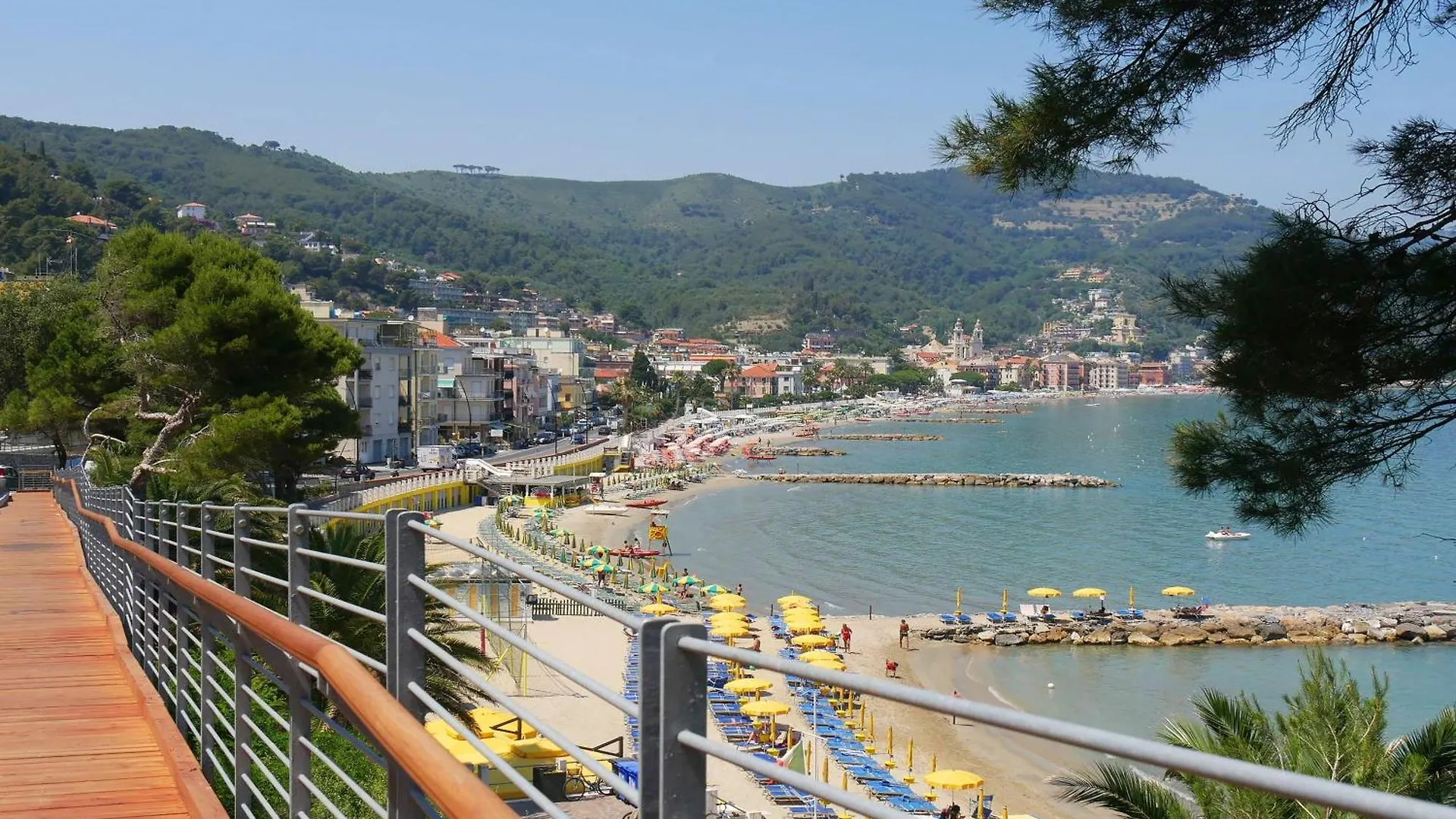 Paradiso Al Mare Shared Pool - Happy Rentals Diano Marina 0*,  Itálie